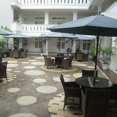 Ramayana Hotel Macasar Exterior foto